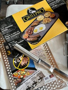 lot 448 image: Grilling Fun