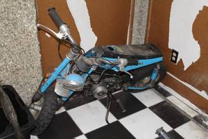 lot 1258 image: Suzuki Trail Hopper Mini Bike with Parts
