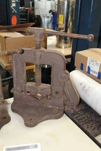 lot 1307 image: Pipe Vise
