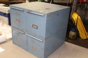 lot 1288 image: Lot of (2) Metal File Cabinets