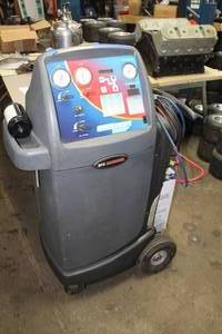 lot 1267 image: SPX Robinair 34134Z CoolTech Refrigerant Recovery, Recycling and Recharging Station