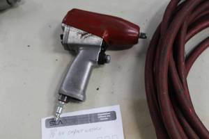lot 1335 image: 38 Impact Wrench