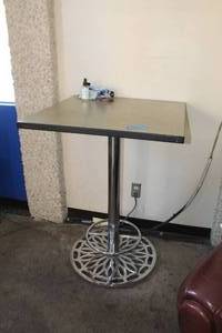 lot 1348 image: Pedestal Bar Table