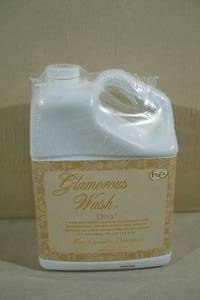 lot 35 image: Glamorous Wash Diva Fine Laundry Detergent - 3.78L
