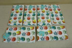 lot 41 image: Tropical Oasis Dual Purpose Towels