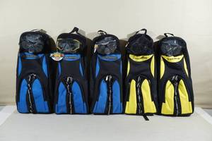 lot 43 image: US Divers Adult Snorkel Sets