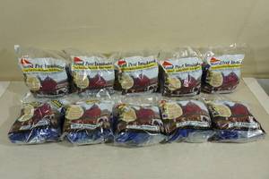 lot 50 image: Wood Post Electric Fence Insulators