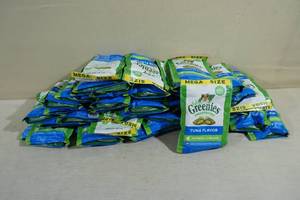 lot 53 image: Greenies Mega Size Tuna Flavor Cat Treats