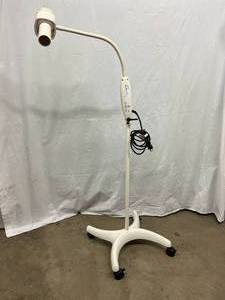 lot 36 image: WOW MSRP $1200 Philips Burton Super Bright Spot Series Exam Light - Virtually Heat Free -&nbspPre-focused Spot For OBGYNs, Urologists, Family Practitioners, Vets, Clinics, LDRs & More - Great Working Condition