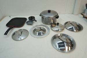 stew pot with lids