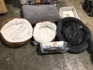 Lot of assorted Pet Beds various sizes see pictures