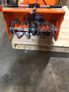 YARDMAX 22 in. 2-Stage Gas Snow Blower in good working condition  Missing (handles) parts Customer Returns See Pictures