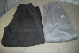 2 pair mens sweatpants size Medium,...