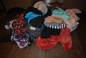 15 tops and 5 bottoms size medium...