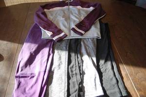 6 size small active wear, capri len...