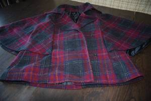 Size Large jacket, cape type...