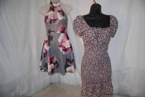 2 dresses size XS...