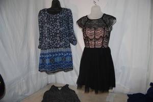 3 dresses size XS...