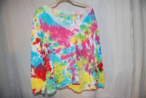 Looks like a ladies 2X tye dye, can...