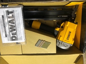 DEWALT Pneumatic 21-Degree Collated Framing Nailer