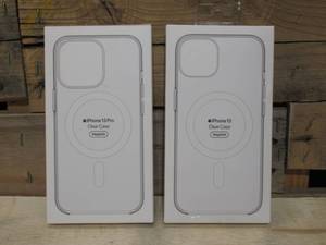 lot 31 image: (2-pack) Apple - iPhone 13 Pro Clear Case with MagSafe - Clear (2-pack)