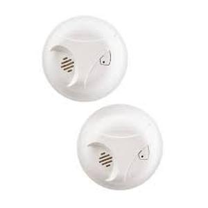 lot 44 image: First Alert 2pk SA300CN2 Battery Powered Smoke Detector
