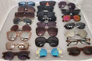 Lot Of 20 Pair Fashion Sunglasses