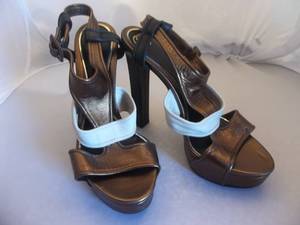 GUCCI Metallic Bronze & Off-White Leather Strappy Platform Sandal Heels Size 40-12
