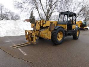lot 1 image: 2000 CAT TH83 Telehandler