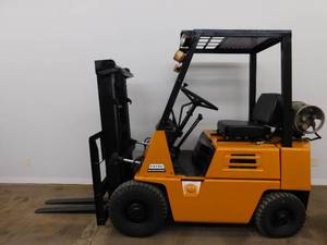 lot 2 image: Komatsu FG15L LP Forklift