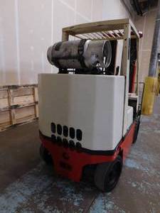 lot 8 image: Nissan C7000 LPG Forklift