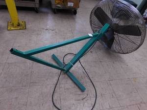 lot 29 image: Industrial Wall Mount Fan