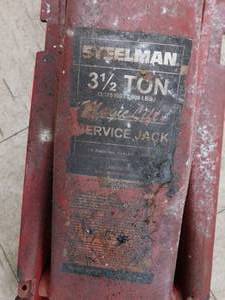 lot 30 image: Steelman 3 12 Ton Service Jack