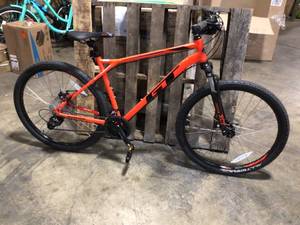 lot 25 image: GT Mens Aggressor Pro Mountain Bike In good condition