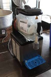 lot 490 image: Slushie Machine 2.5-Gallon
