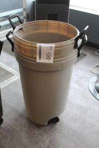 lot 485 image: Lot of (2) Rubbermaid Plastic Wheeled Garbage Cans