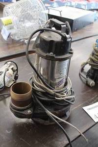 lot 41 image: Magnum MST3101 3 Water Pump