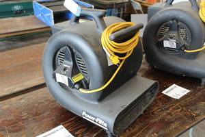 lot 33 image: Powr-Flite PD500 Powr-Dryer 3-speed Floor Blower