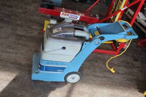 lot 30 image: Essex 401TR-ES Silverstar Water Vacuum