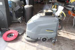 lot 37 image: Karcher BD 5050 C Classic Professional Floor Scrubber, QuiQ HFPFC Battery Charger 913-2400-02 and (3) Extra Heads