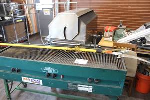 lot 80 image: Pruning Pole Saw