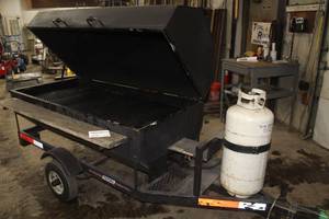 lot 25 image: Regions Welding Trailered Propane BBQ Grill, Propane Tank