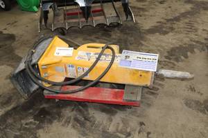 lot 9 image: Arrowhead R55S RS Series Mini Skid Steer Hydraulic Hammer 500-lb.