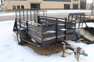 lot 1 image: 2005 Redi-Haul Tag a Long 10 Single Axle Utility Trailer
