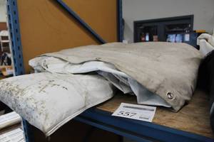 lot 557 image: Anchor 20x20 Rope & Pole Tent, Carry Bag (Like New )