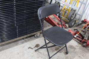 lot 1401 image: Lot of (10) MetalPlastic Folding Banquet Chairs