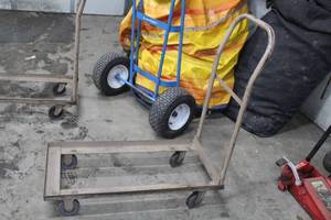 lot 561 image: Chair Cart