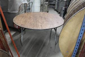 lot 1389 image: Wood TopMetal Frame 5 Round Folding Banquet Table