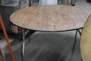 lot 1393 image: Wood TopMetal Frame 5 Round Folding Banquet Table