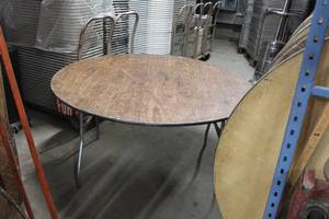 lot 1501 image: Wood TopMetal Frame 5 Round Folding Banquet Table